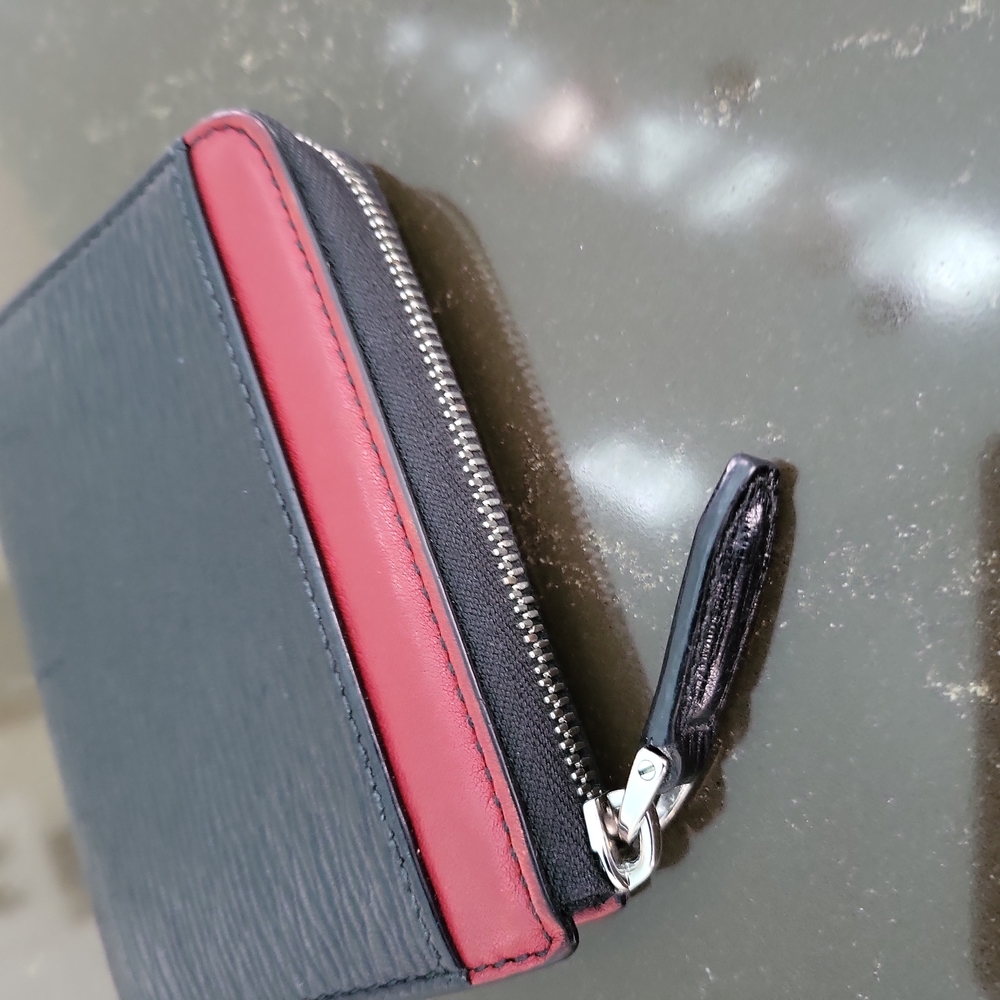 Wallet - Picture 3 of 4